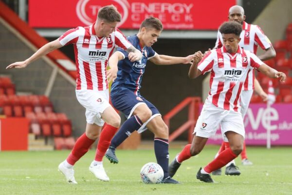 Soi kèo Cheltenham Town vs Walsall 1h00 21/09/2022